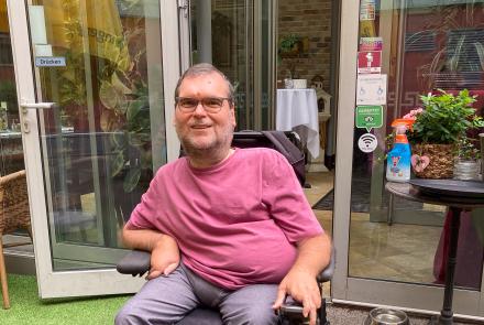 Michael Sicher vor dem Achillion